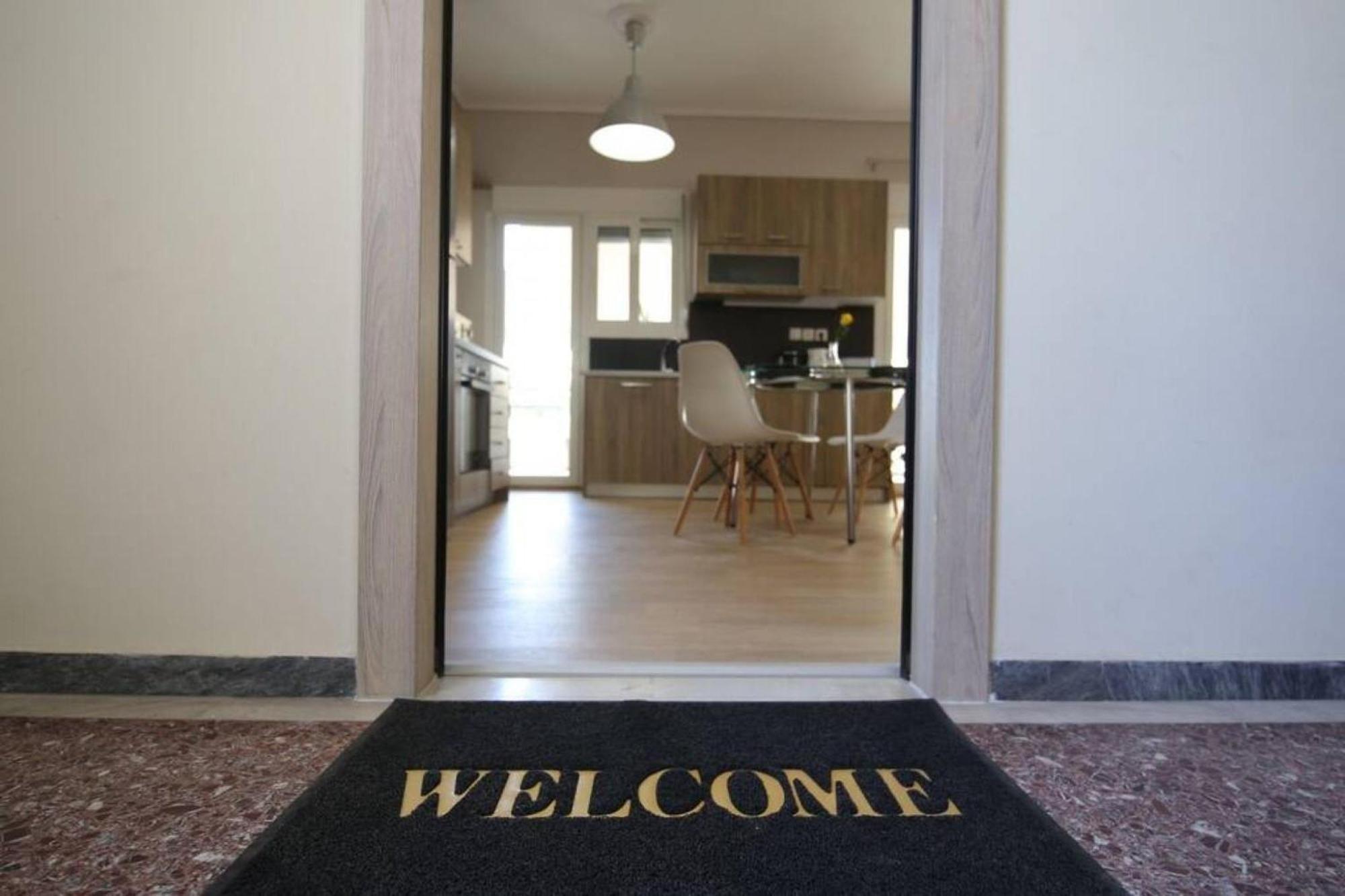 Apartamento Penthouse Lux Flat With 2 Bd Next To Larissis Atenas Exterior foto